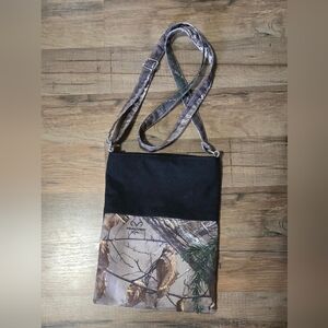 REALTREE CAMO  Crossbody Handbag Like NEW
